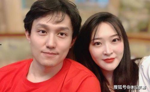 中国国产夫妻自拍在线,私密生活瞬间，揭秘家庭温馨时光